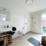 In Fuer 6 Gaeste Mit 2 Baedern Und Loggia アパート *
