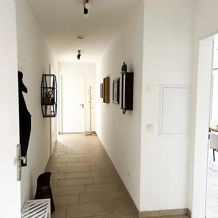 アパート In Fuer 6 Gaeste Mit 2 Baedern Und Loggia アーハウス