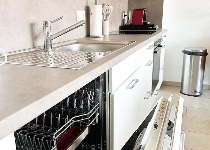 In Fuer 6 Gaeste Mit 2 Baedern Und Loggia