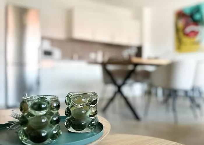 In Fuer 6 Gaeste Mit 2 Baedern Und Loggia *